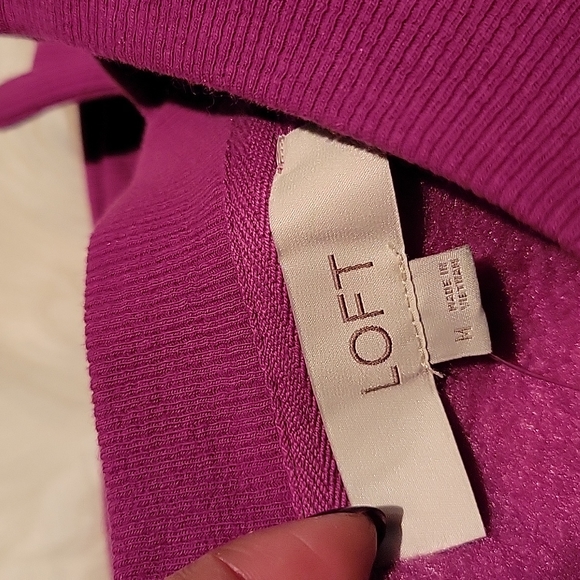 Loft Top / Sweatshirt - Picture 2 of 8